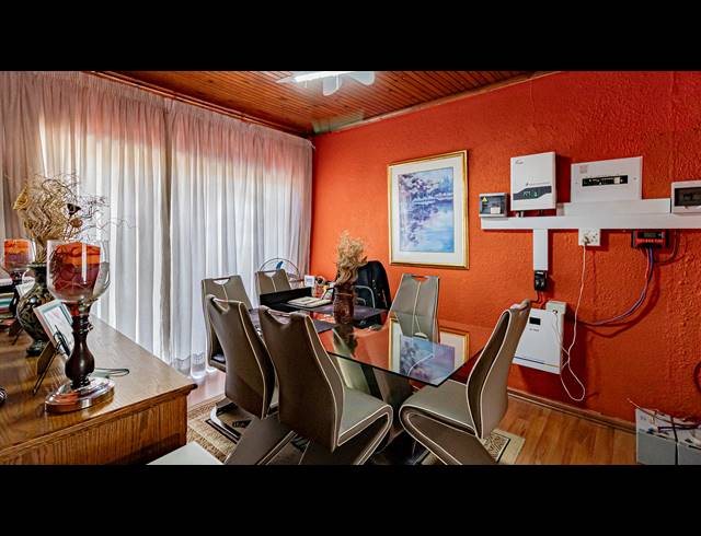 3 BEDROOM HOUSE FOR SALE IN LEONDALE